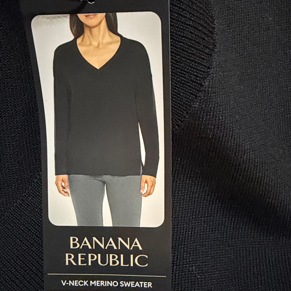 Banana Republic Classic Black V-Neck Merino Wool Sweater L NWT